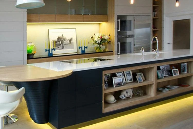 New-type-kitchen-cabinet-pvc-LED-skirting (3)_