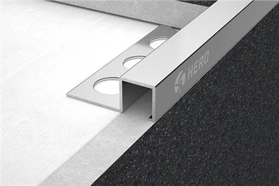 Mitme kujuga roostevabast terasest servaliistud