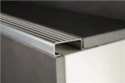 Roostevabast terasest trepiriba